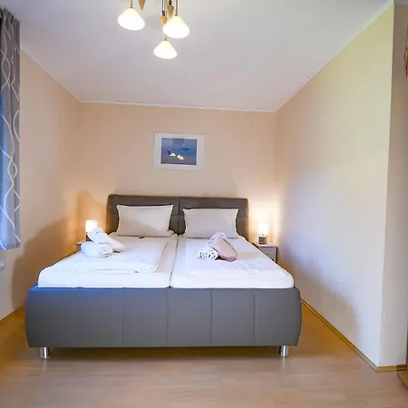 Zum Surgrund Zs08 Ferienhaus *